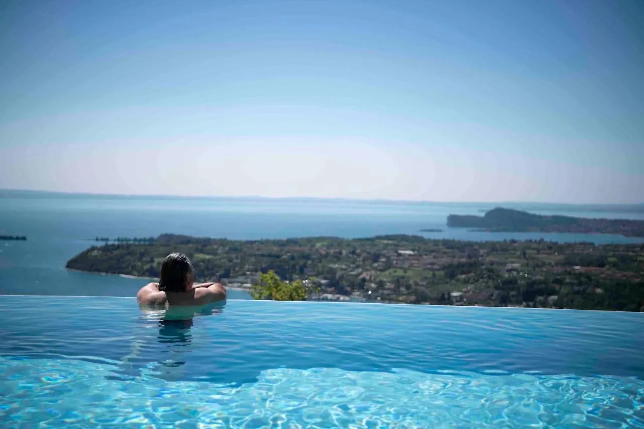 Infinity Villa Salo Italy