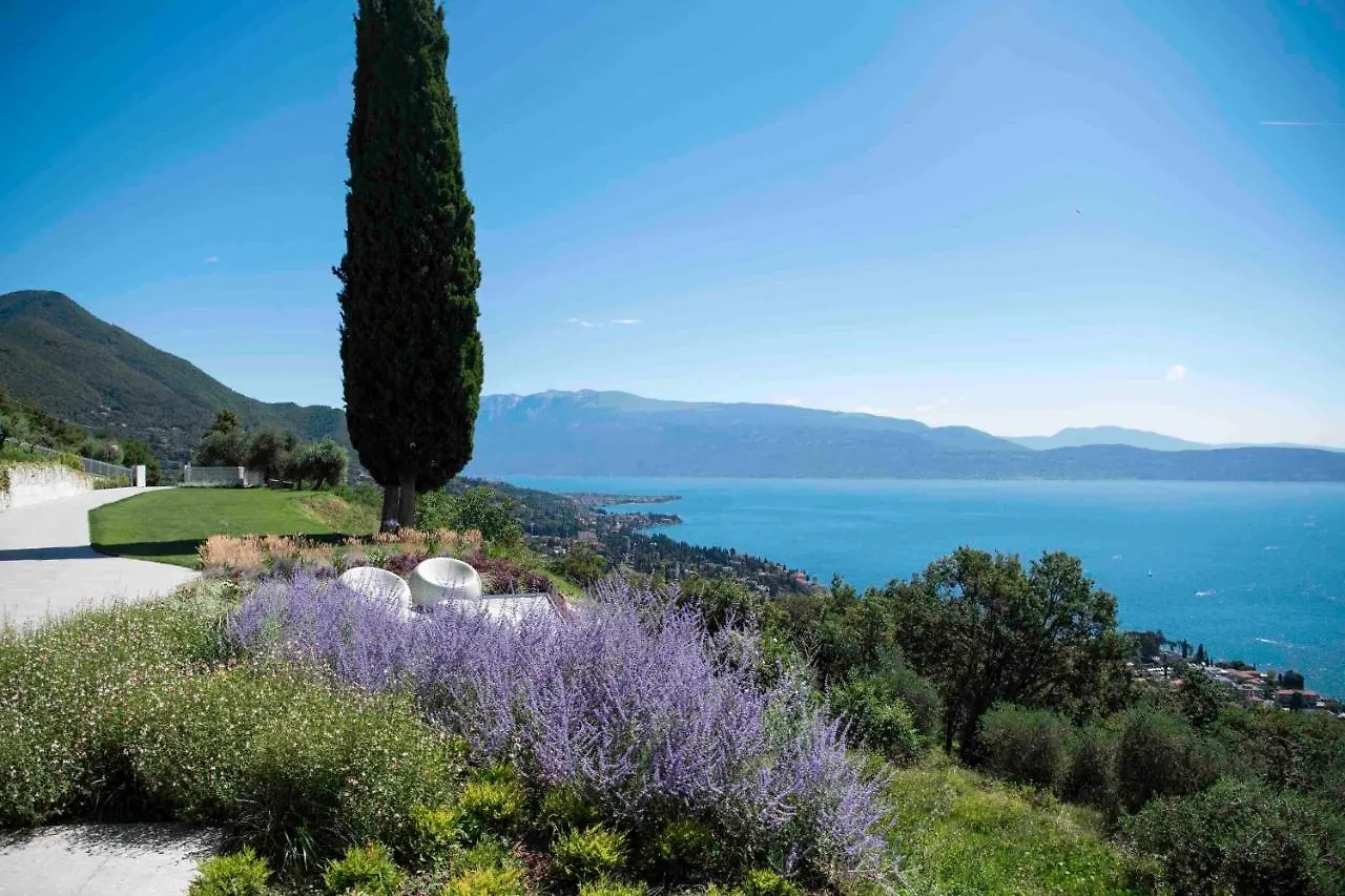 Infinity Villa Salo 0*,