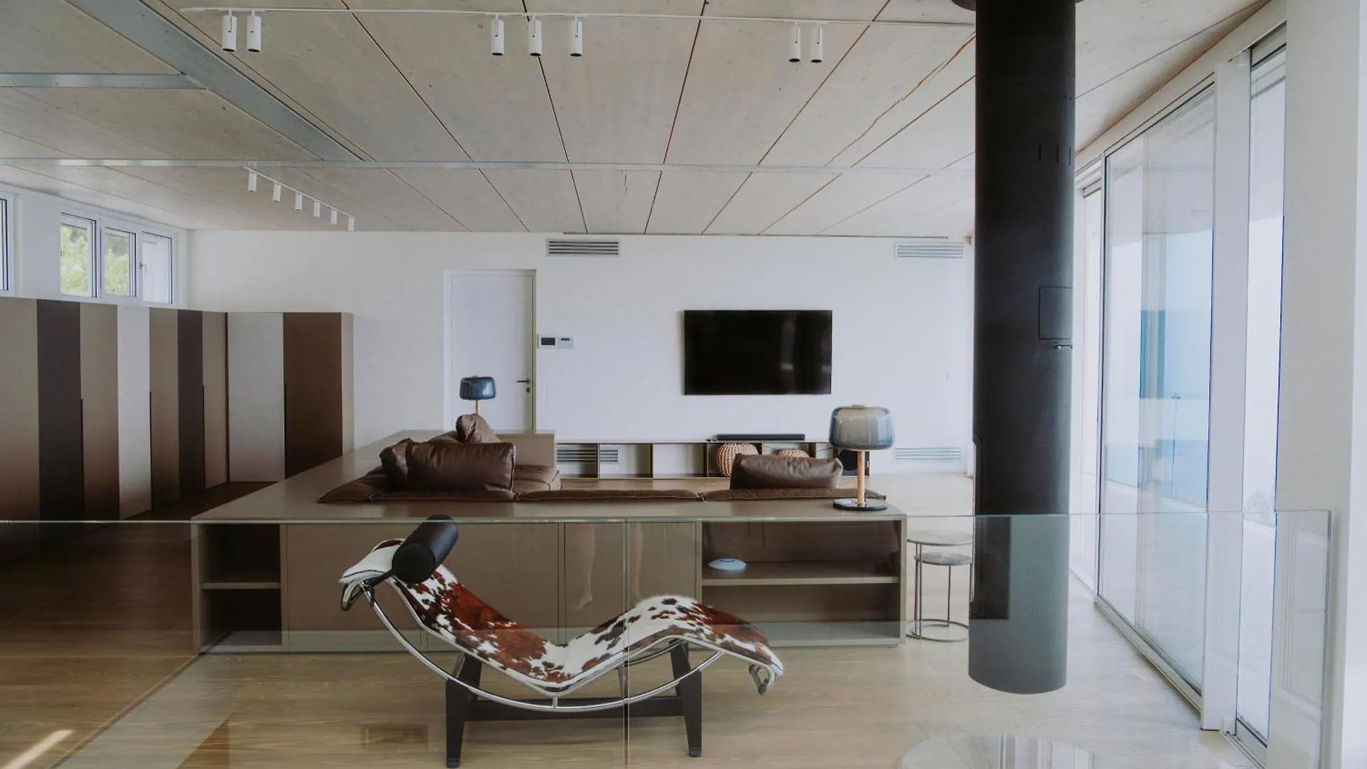 Infinity Villa Salo Italy
